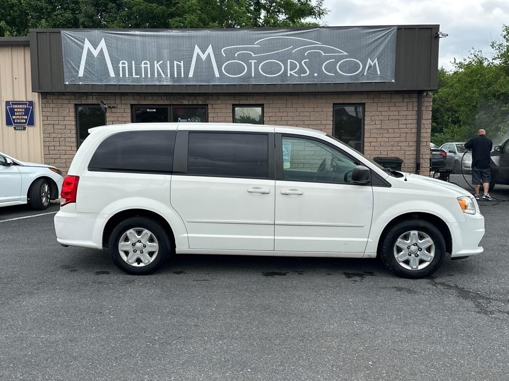 dodge grand caravan 2011 2D4RN4DG3BR706589 image dodge grand caravan 2011 2D4RN4DG3BR706589 image